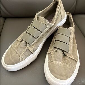 Blowfish Khaki Slip-On Women's Sneakers
